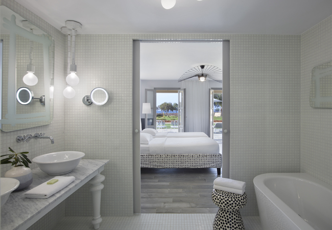 Premier Suite Sea View Bath